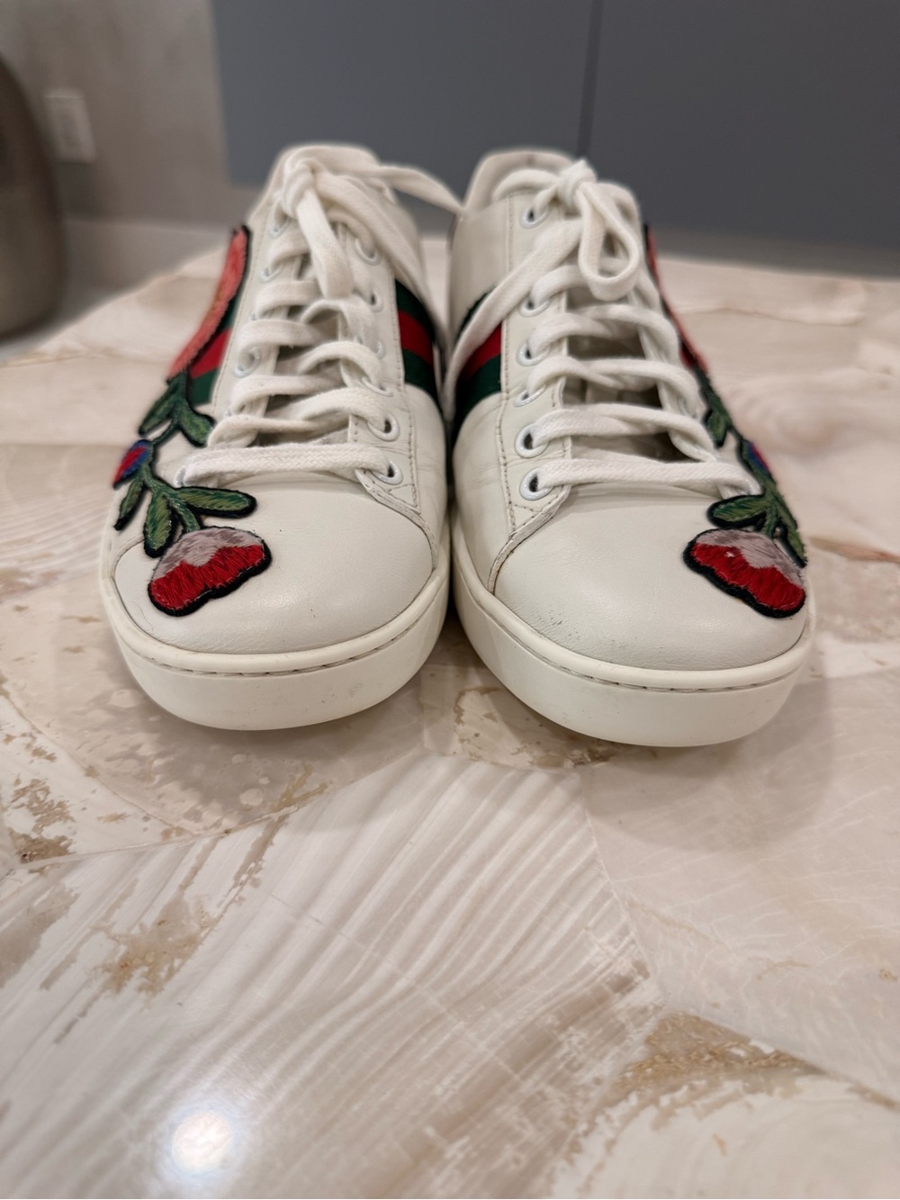 Gucci White Floral Embroidered Low-Top Sneakers with Red/Green Stripe - Picture 6 of 7
